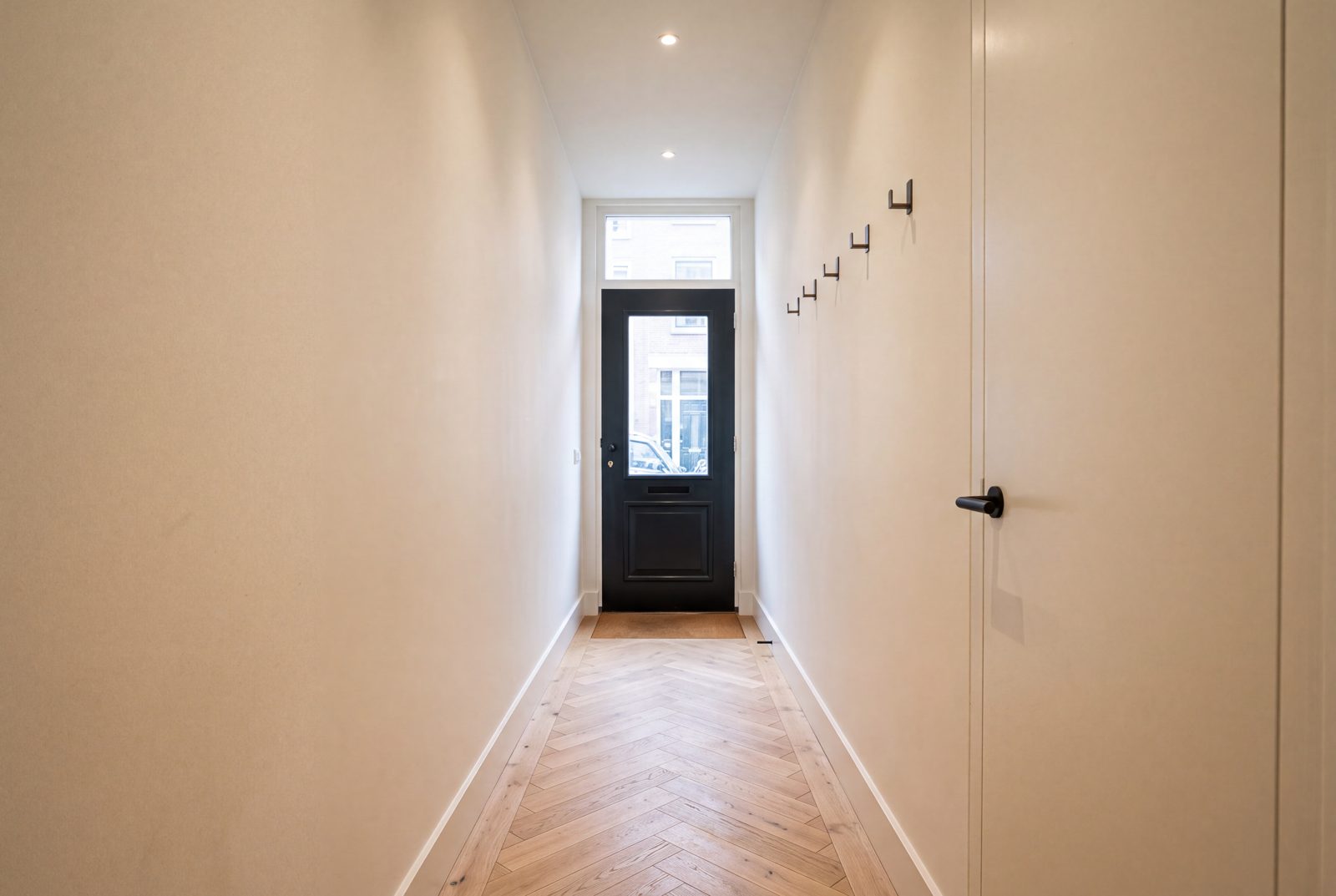 Hal en entree — Newtonstraat 286